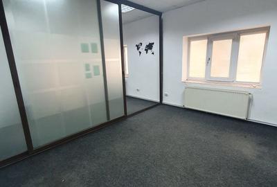 Spatiu comercial stradal 39,22 mp + 21 mp subsol + curte 18 mp - sos. Viilor - 9