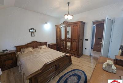 Casă cu 2 camere în Titulescu - 14