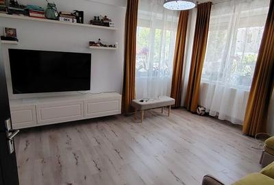Apartament cu 2 camere decomandat în Cornișa - 2