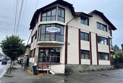 De Vanzare - Cladire de birouri situata strategic, in zona Centrala - 5