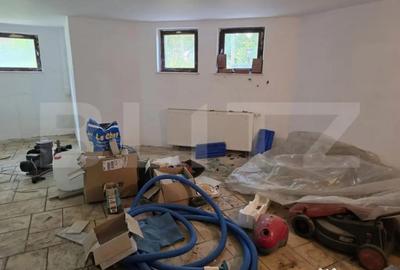 Casă cu 7 camere cu Teren 1535 Mp în Vetiș - 3