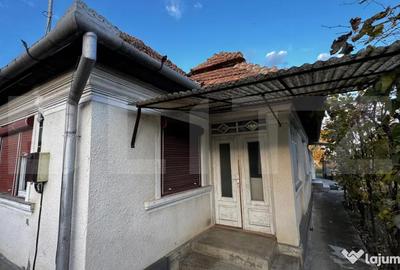 Casă cu 3 camere cu Teren 1100 Mp în Unirea - 1