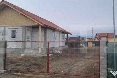 Casă cu 3 camere cu Teren 563 Mp în Bărăbanț