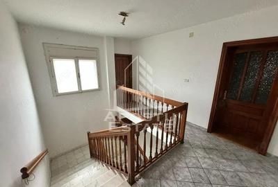 Vila unica, 520 utili, in inima judetului Caras-Severin - 6