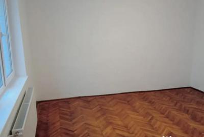 Casă cu 2 camere cu Canalizare în Griviței