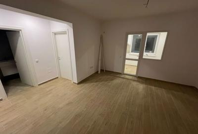 Apartament cu 2 camere semidecomandat în Roșu