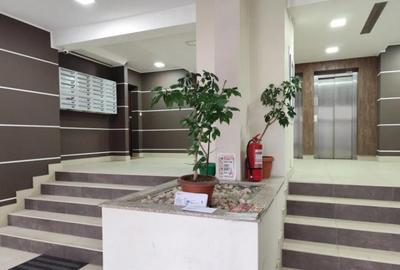 Apartament cu 2 camere decomandat în Tractorul - 1