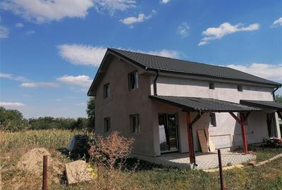 Casă cu 3 camere cu Teren 200 Mp în Exterior Nord