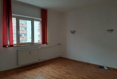 Apartament cu 2 camere decomandat în 13 Septembrie