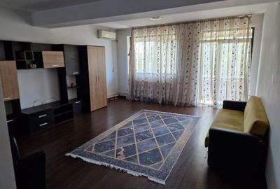 Apartament cu 3 camere decomandat, mobilat în Colentina