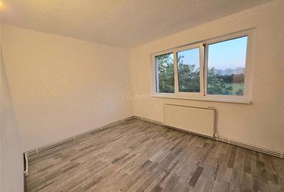 Apartament cu 2 camere semidecomandat în Micro 3 - 4