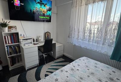 Apartament cu 3 camere decomandat în Central - 1