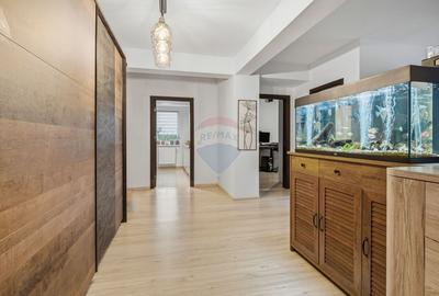 De vânzare Apartament cu 3 camere 83 mp Complex Iris 0% comision - 2