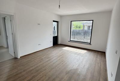 Casă cu 4 camere în Curtești - 2