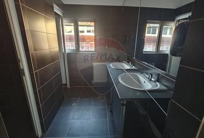 Spațiu comercial, de 535.36999511719 mp, în Central - 23