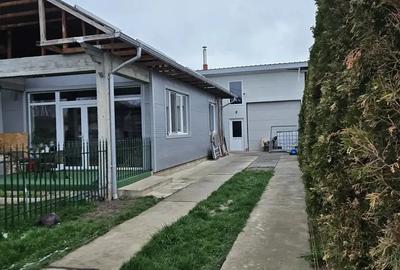 Teren de 450 mp cu locuinta de 96 mp si spatiu de depozitare de 120 mp - 1