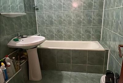 Apartament cu 2 camere decomandat în Lacul Tei