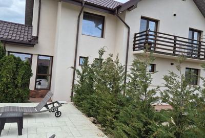 Casă cu 4 camere în Central - 1