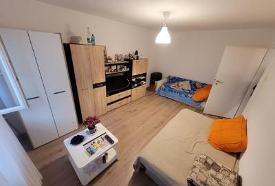 Proprietar inchiriez ap. 3cam 2bai decomandat 1980 6/10 renovat - 9