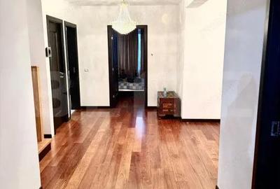 Casă cu 7 camere cu Teren 1800 Mp în Central - 16