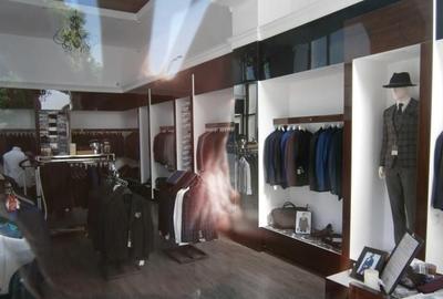 Spațiu comercial, de 144 mp, în P-ța Romană - 2