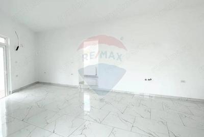 Spa?iu comercial stradal de inchiriat - 2