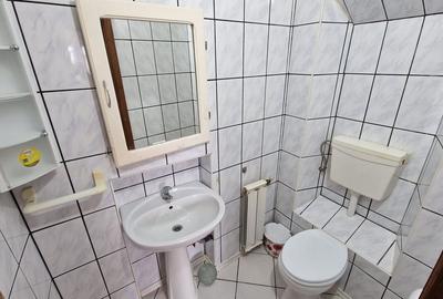 Apartament cu 3 camere semidecomandat în Central - 6