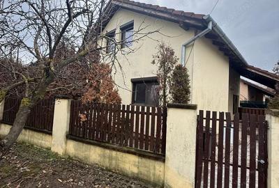 Casă cu 5 camere cu Teren 72 Mp în Giroc
