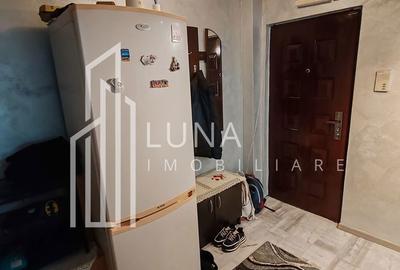 Apartament cu 2 camere semidecomandat în 7 Noiembrie - 12