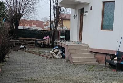 Casă cu 4 camere cu Teren 400 Mp în Central - 5