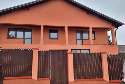 Casă cu 6 camere cu Teren 590 Mp în Bunloc - 1