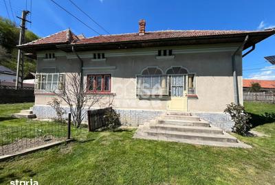 Casă cu 5 camere cu Teren 1187 Mp în Tătărani - 1