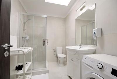 Apartament cu 3 camere semidecomandat, mobilat în Bună Ziua