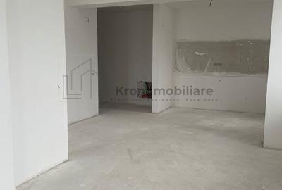Apartament cu 2 camere decomandat în Tractorul - 7