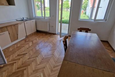 Casă individuală cu 3 camere în Complex Studențesc