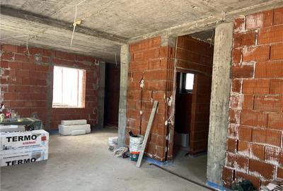 Casă cu 3 camere cu Teren 350 Mp în Central - 13