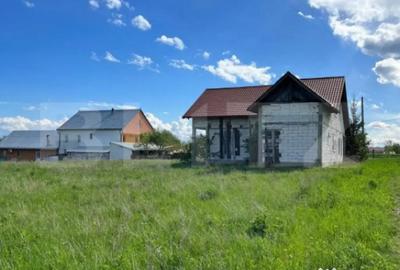 Casă cu 7 camere cu Teren 2800 Mp în Central - 1