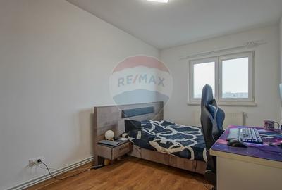 Apartament cu 2 camere decomandat, mobilat în Tractorul - 7