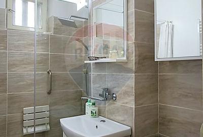 Apartament cu 4 camere semidecomandat în Central - 4