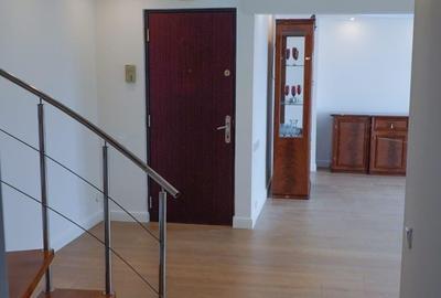 Vând duplex etajul 4 și 5 zona Trocadero - 4