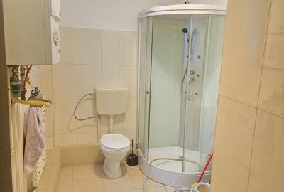 Apartament cu 4 camere decomandat în P-ța Universității - 17