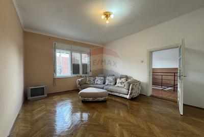 Casa Duplex cu 4 Camere in Cartierul Vasia