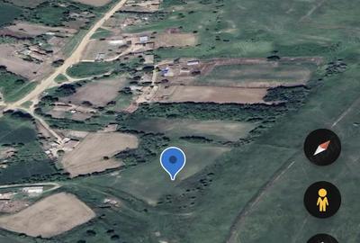 Teren de 7200 mp, în Esechioi - 2