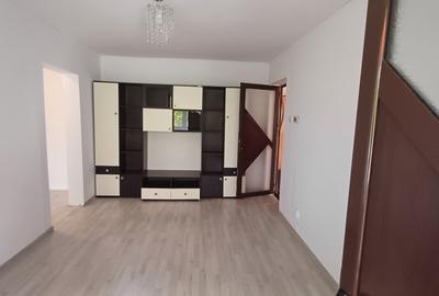 Inchiriez apartament 2 camere - 2