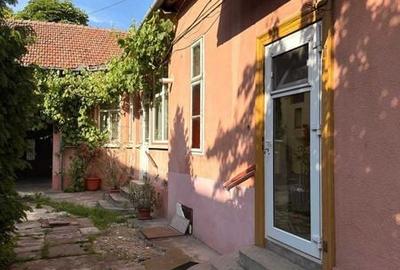 Casă cu 4 camere cu Teren 260 Mp în Central - 2