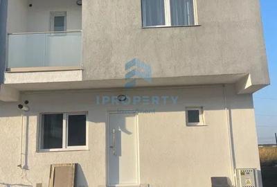 Casă cu 4 camere cu Canalizare în Dobroești - 1