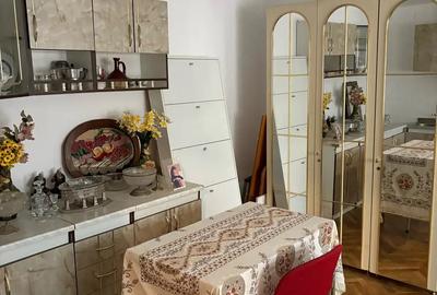 Casă cu 4 camere cu Teren 70 Mp în Central