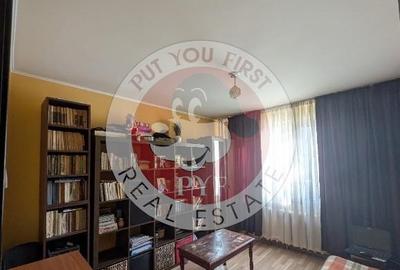 Apartament cu 3 camere semidecomandat în Văcăresti - 9