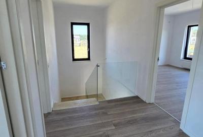 Casa langa padure cu curte generoasa 704 mp - 12