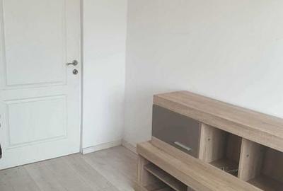 Apartament cu 4 camere decomandat în Micro 16 - 2